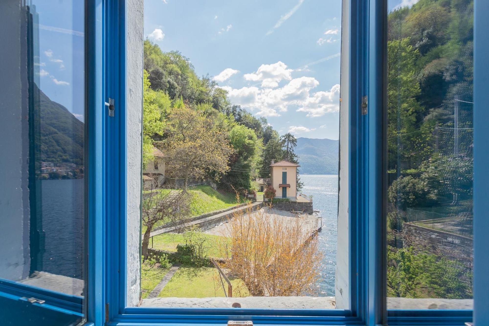 Deriva Apartment On Careno'S Beach By Rent All Como 内索 外观 照片